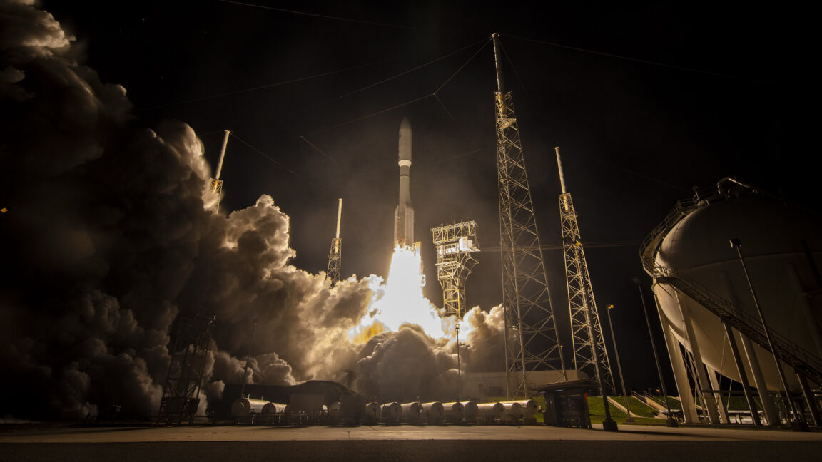 Rocket Report: Chinese version of Falcon 9 fails; Artemis depends on rapid heavy lift