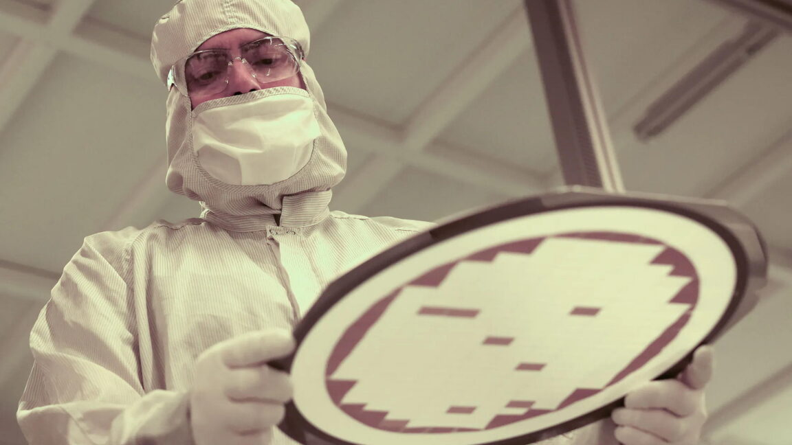 Intel is going all-in on advanced chip packaging | Quick update 35 (Apr 2026)