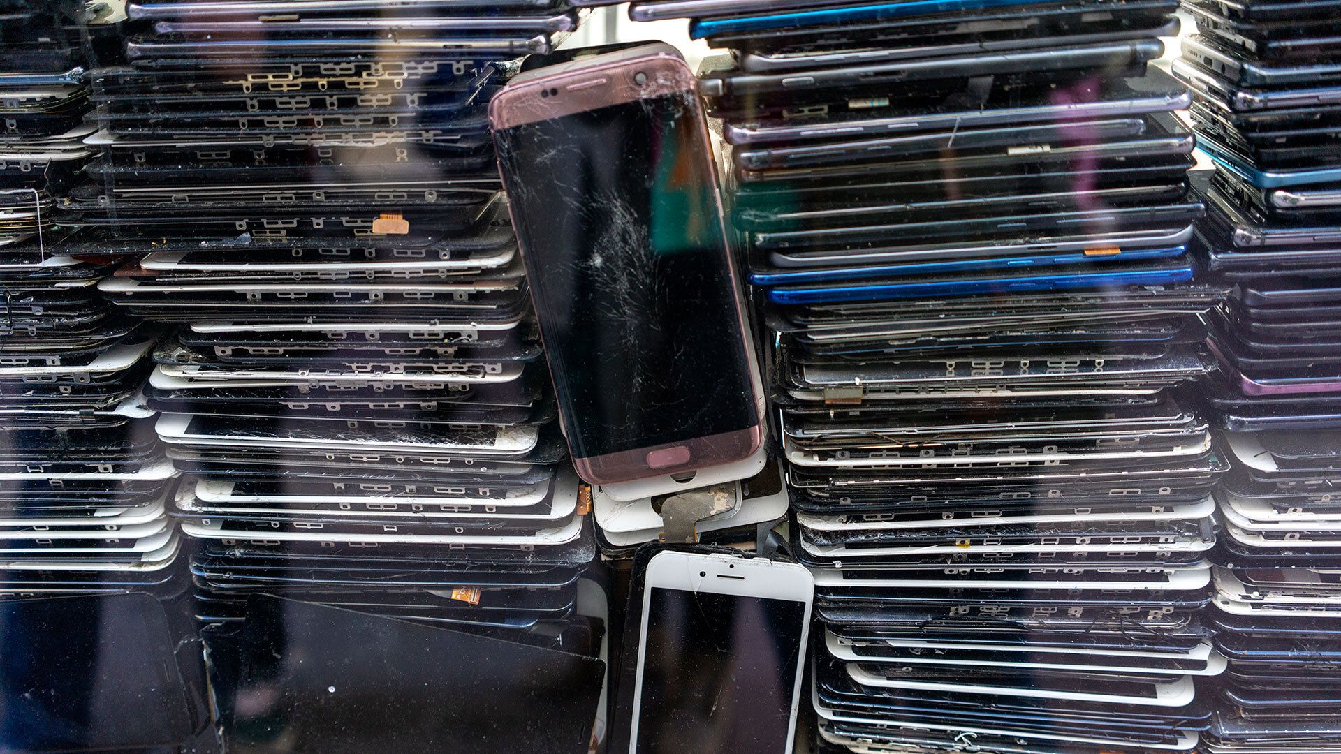 Reference image for: Researchers recycle old phones and cluster them into ‘computing platforms’ that operate as a low-cost data