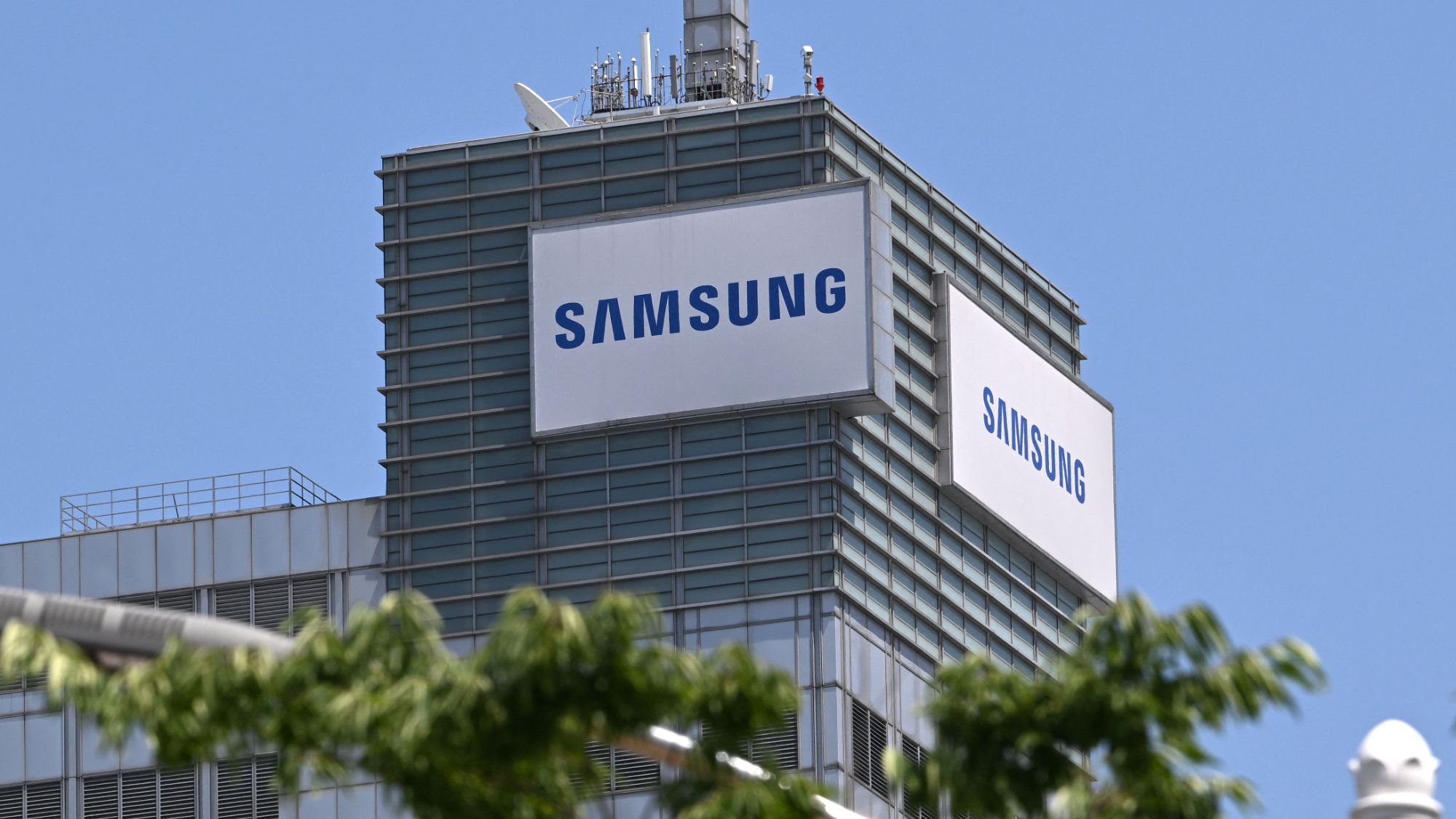 Reference image for: South Korea unveils $520 billion investment plan with Samsung and SK Hynix to expand memory chip dominance