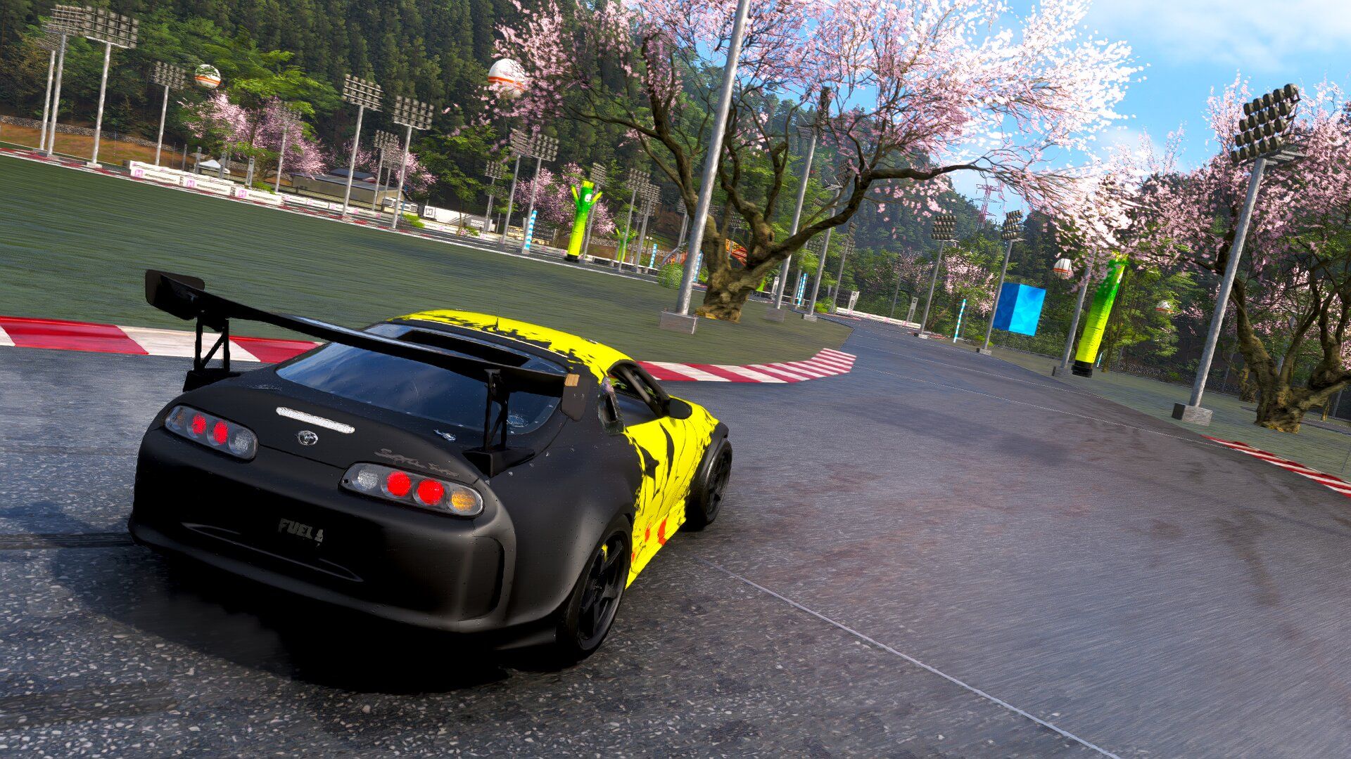 Reference image for: Don't miss this almost unheard-of chance to get a racing wheel for Forza Horizon 6 for under $100