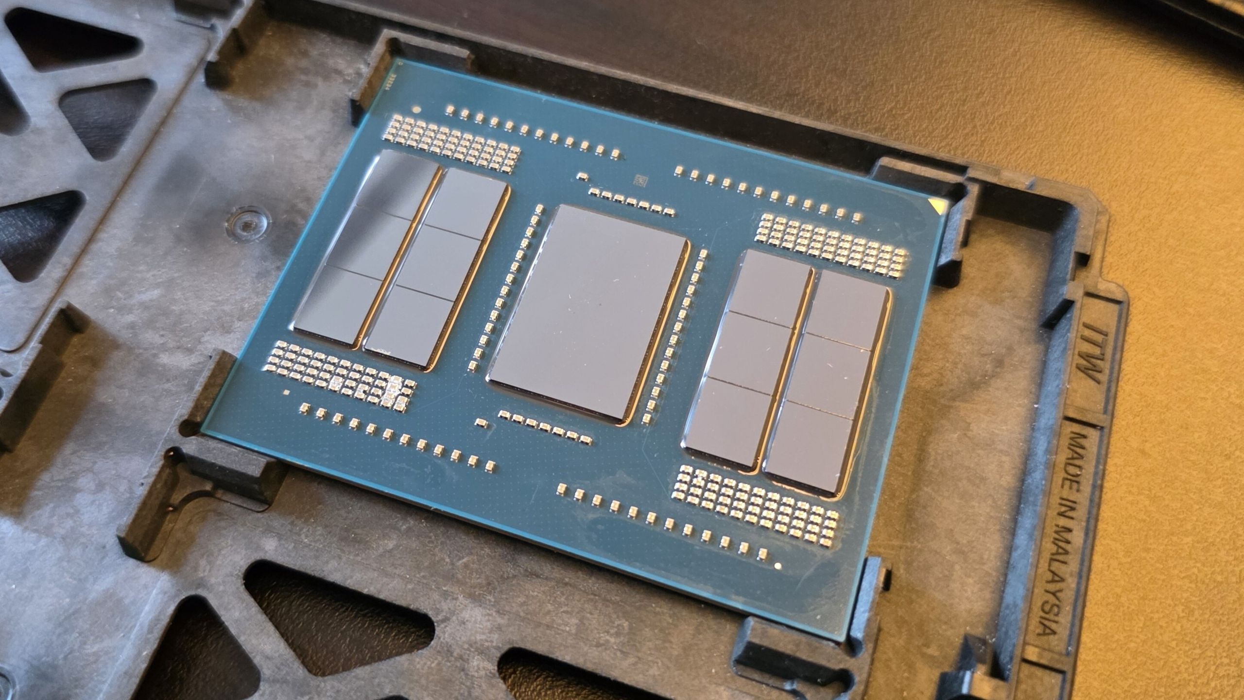 Reference image for: First official details of AMD's next-gen 'Mustang Peak' Threadripper CPUs come into view
