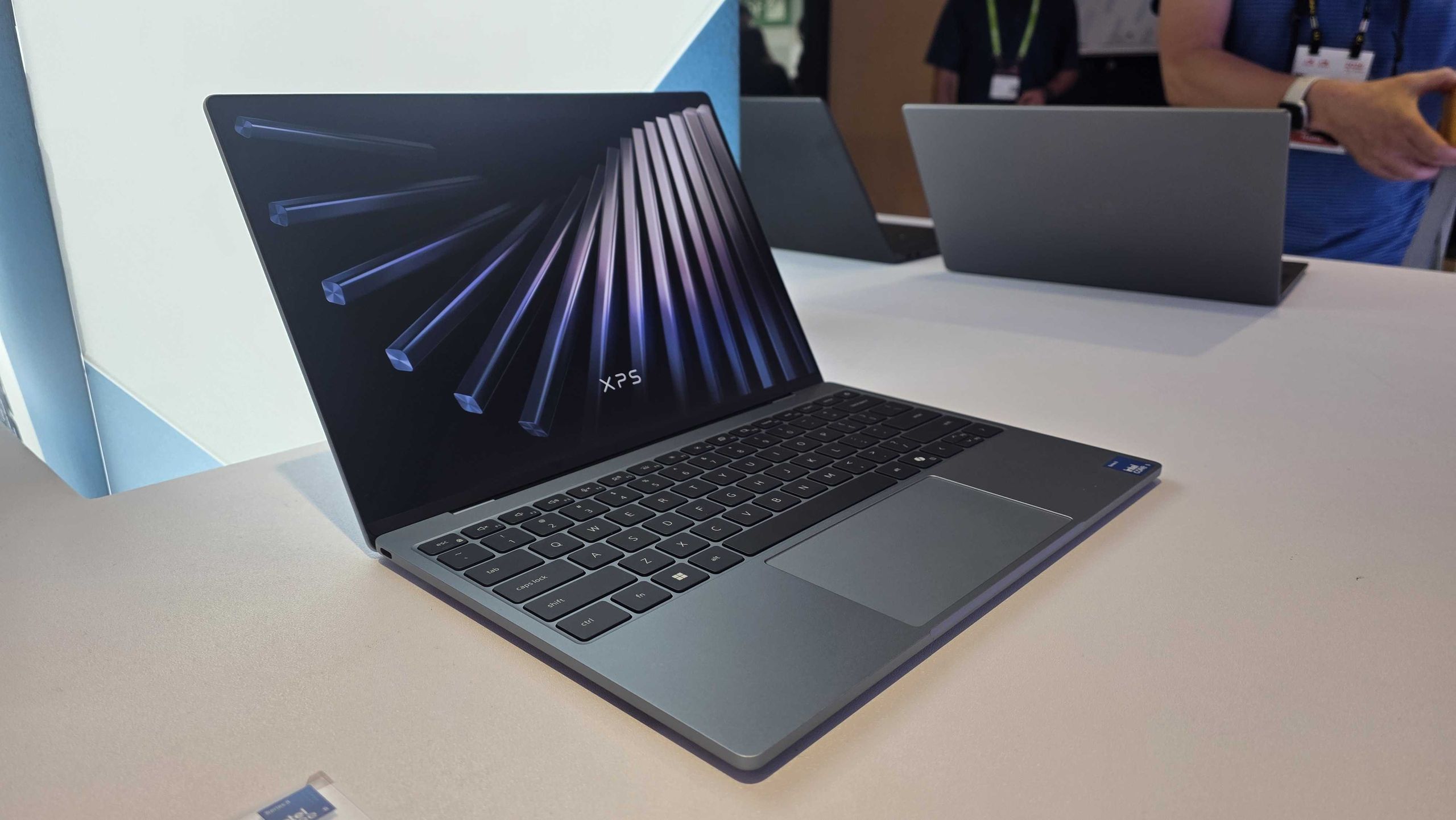 Reference image for: Dell's $699 XPS 13 laptop is now available with the MacBook Neo in its sights