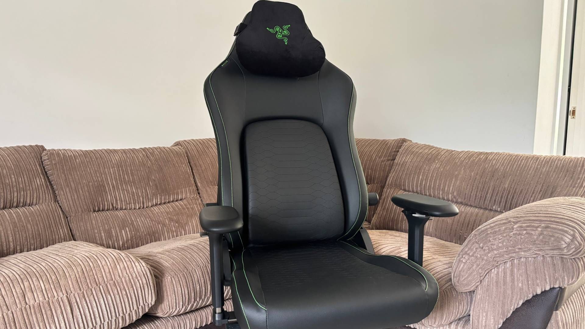 Reference image for: The Razer Iskur V2 NewGen gaming chair shows that for premium comfort you really do have to pay a premium price