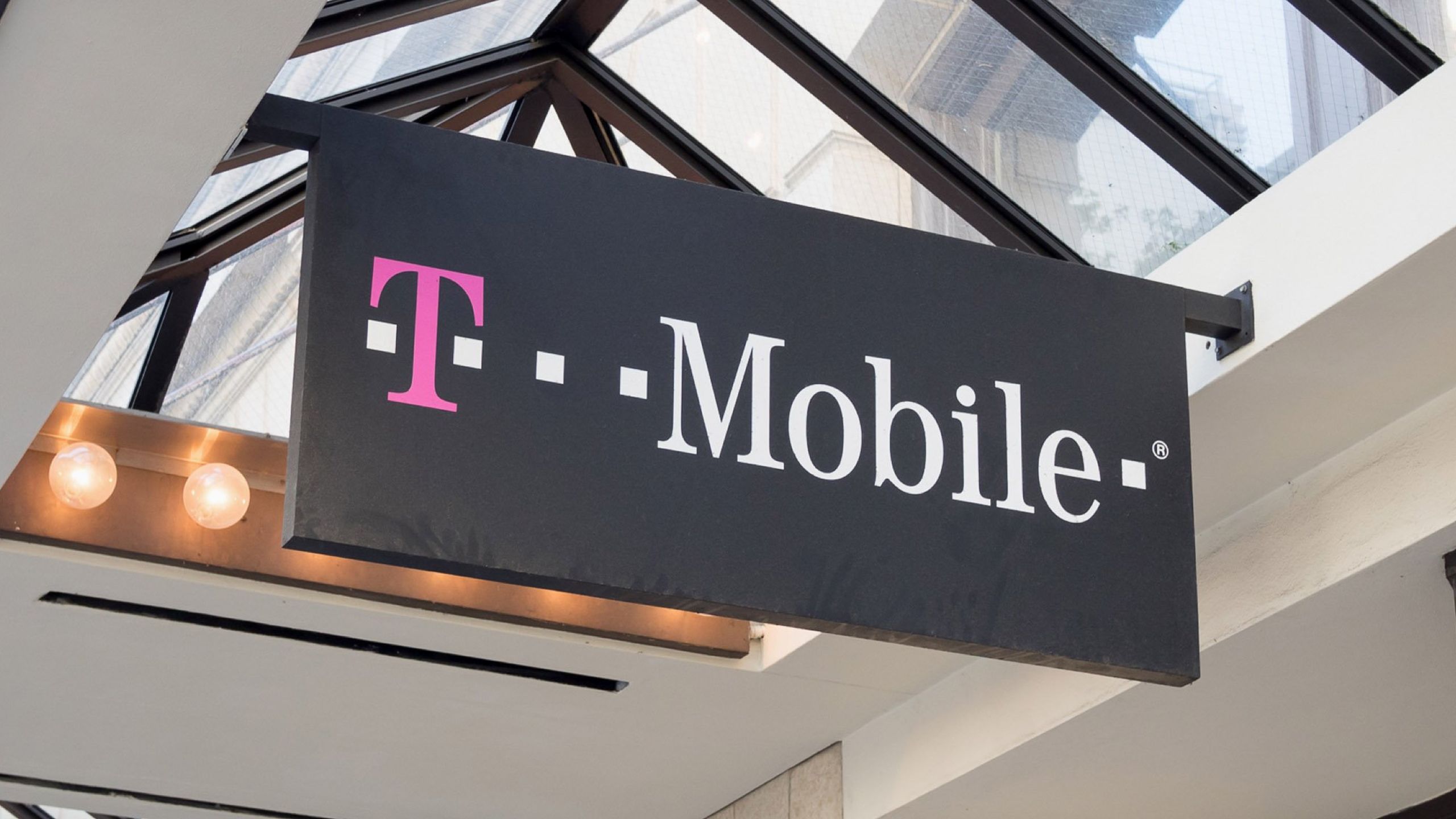 Reference image for: T-Mobile is finally letting go of 2G in August, so anyone with it will need to transition