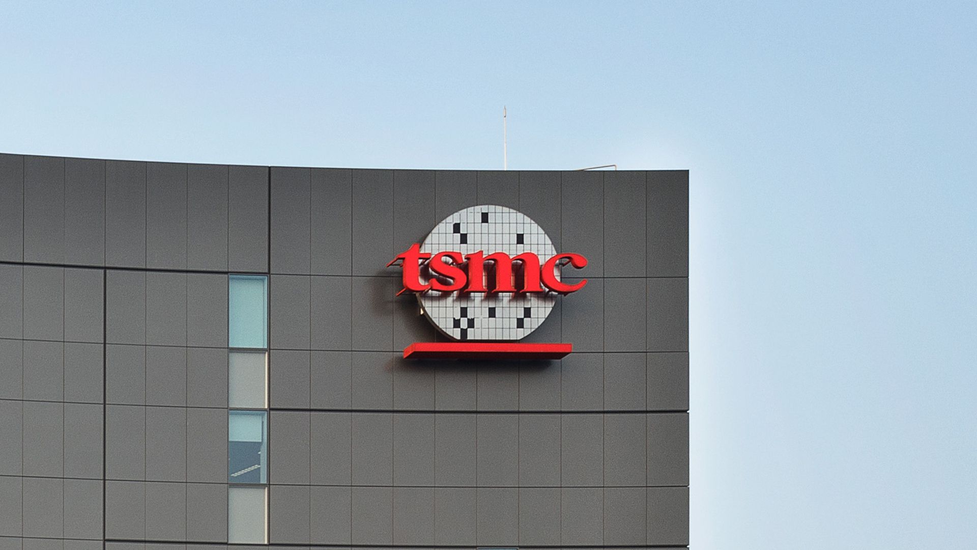 Reference image for: Why TSMC grew four times faster than its foundry rivals in 2025
