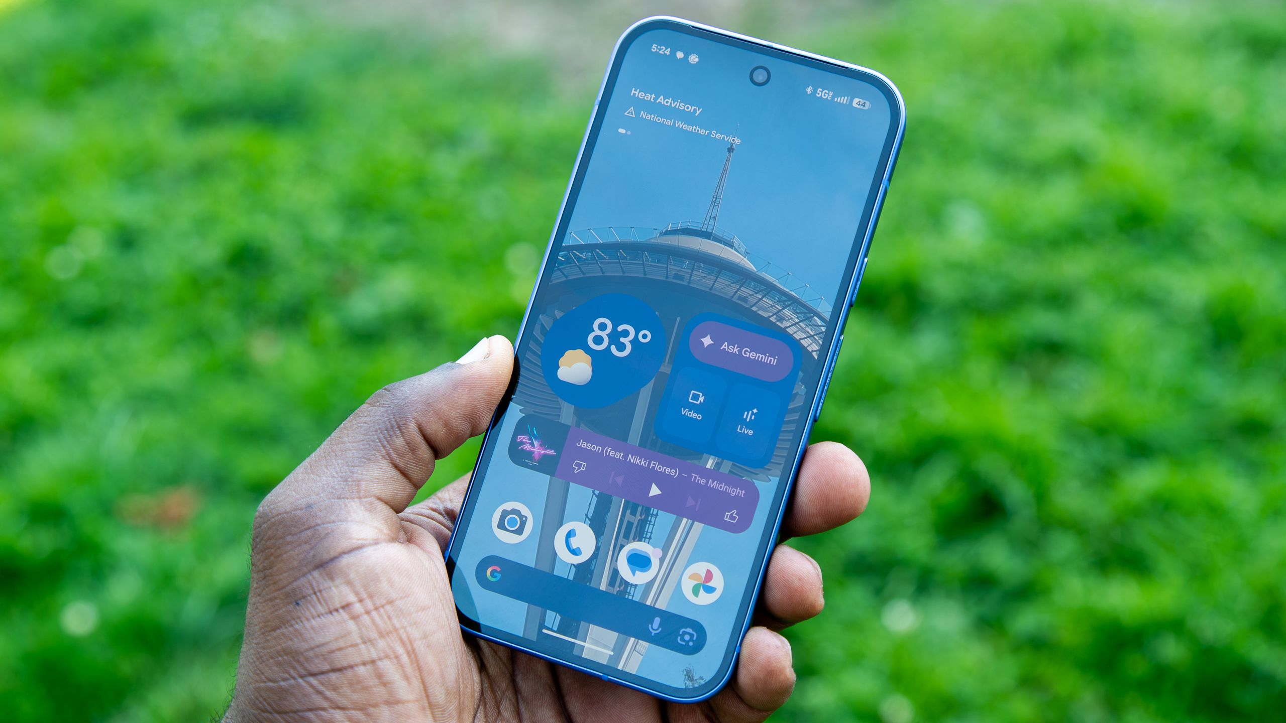 Reference image for: T-Mobile will apparently give you a FREE Google Pixel 10 with "most plans"