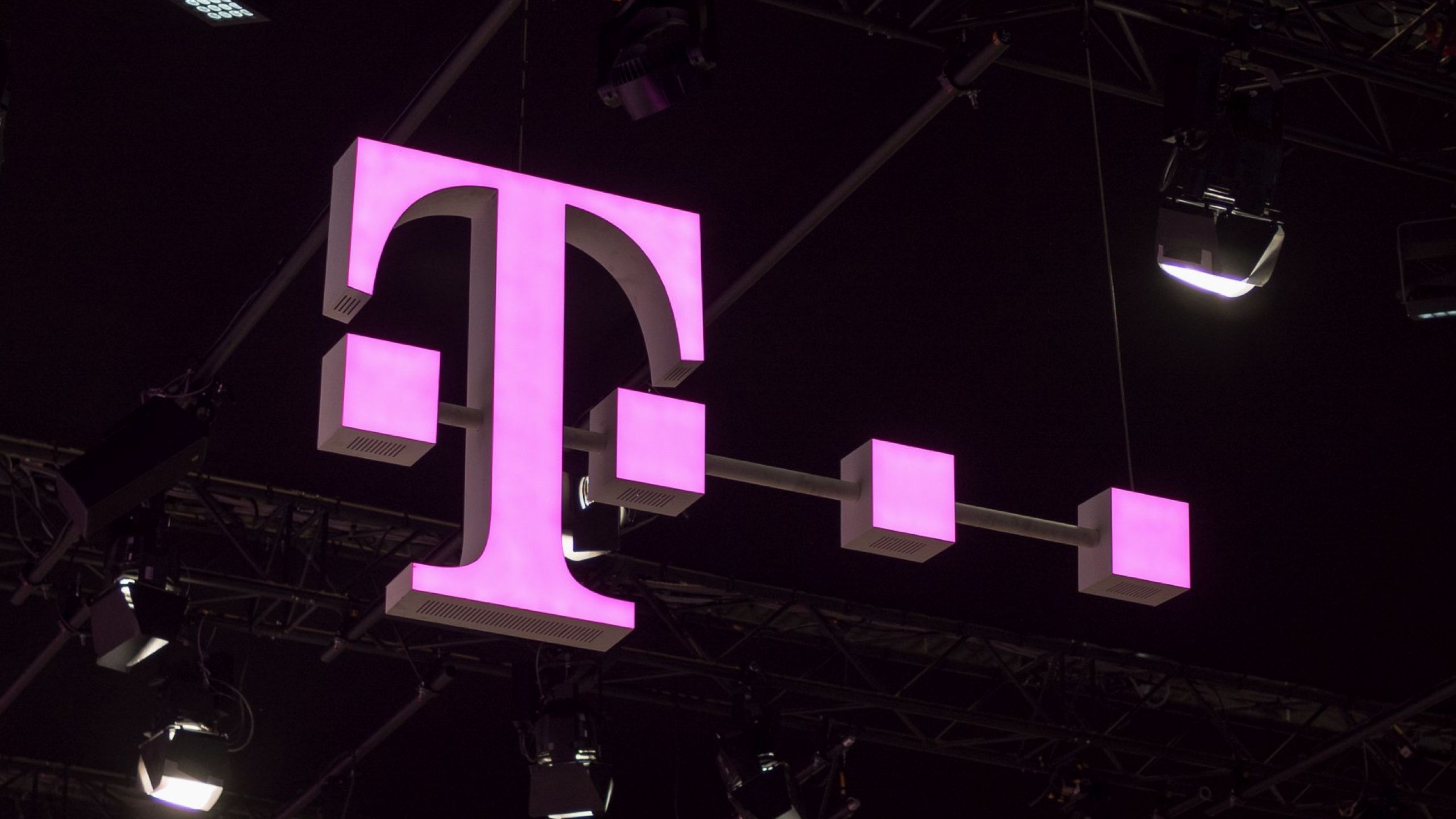 Reference image for: T-Mobile is killing off old plans and forcing loyal customers onto pricier ones