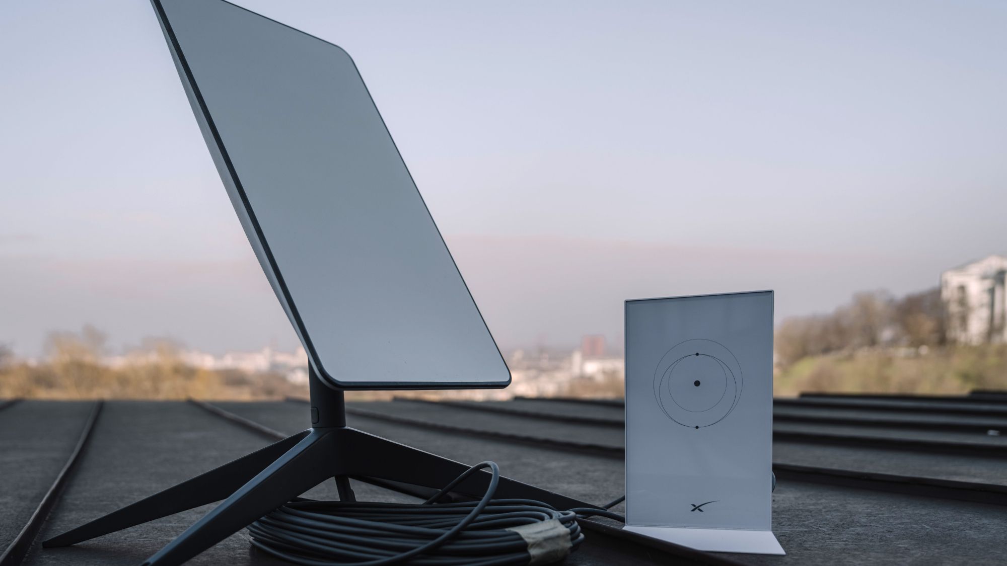 Reference image for: Elon Musk offers Starlink discount to AI data center neighbors following air and noise pollution lawsuits