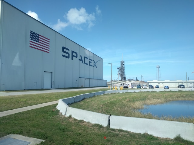 Reference image for: SpaceX to acquire vibe coding startup Cursor for $60B