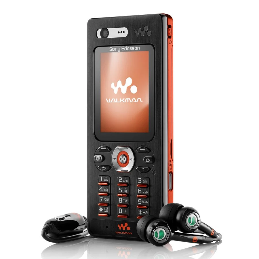 Ảnh tham khảo cho bài: Sony Ericsson W880i là mẫu điện thoại Walkman nổi bật ra mắt tháng 2/2007