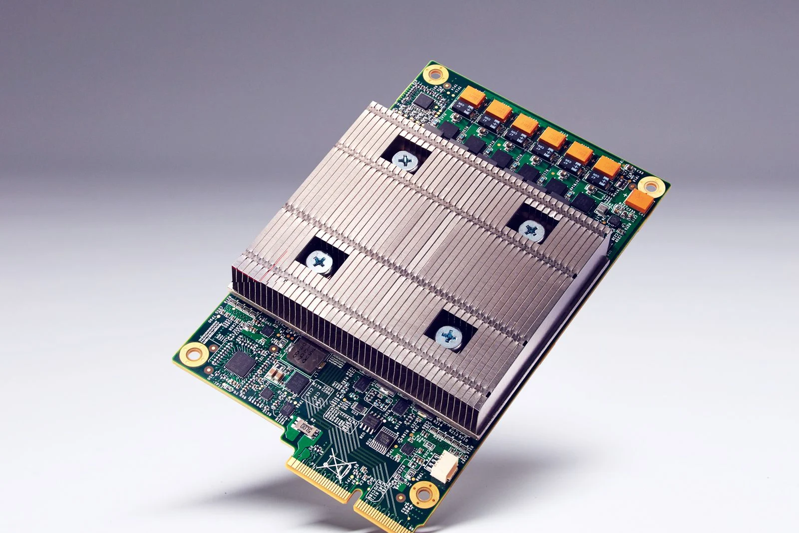 Ảnh tham khảo cho bài: Tại sao tất cả Big Tech đều đang tự làm chip AI riêng, và điều đó có nghĩa gì với NVIDIA