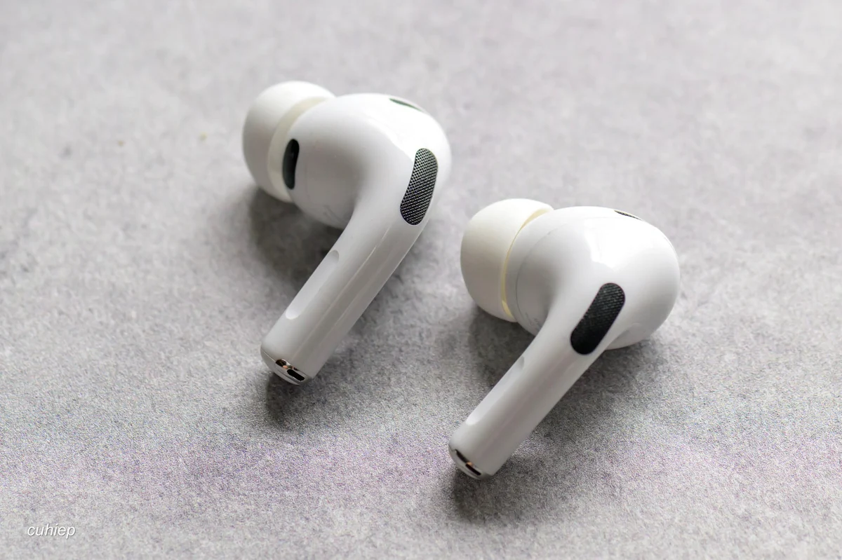 Ảnh tham khảo cho bài: AirPods gắn camera lộ trong code iOS 27 beta 2, nhưng có tin nói dự án đang bị tạm dừng
