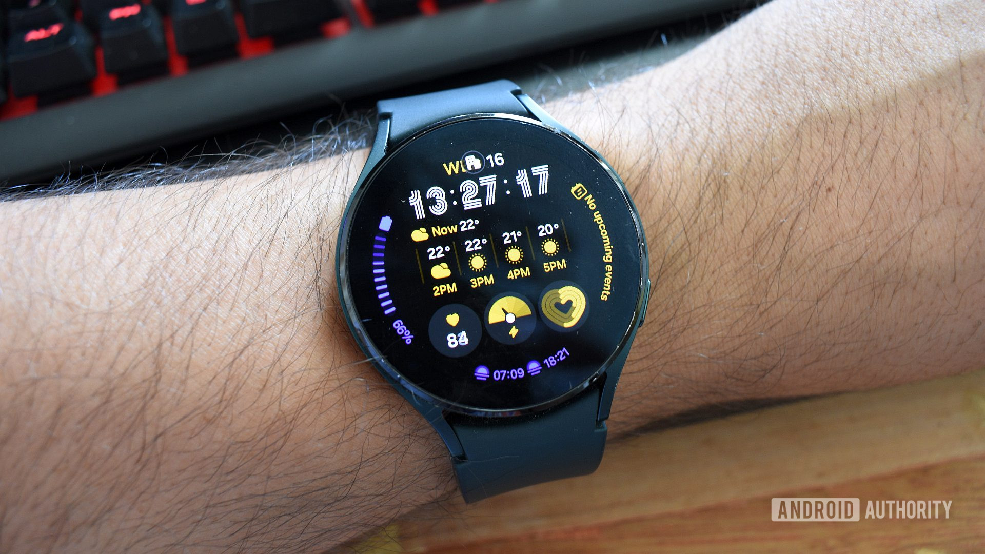 Reference image for: After smartphones, now Galaxy Watch 4 gets dreaded display line issue