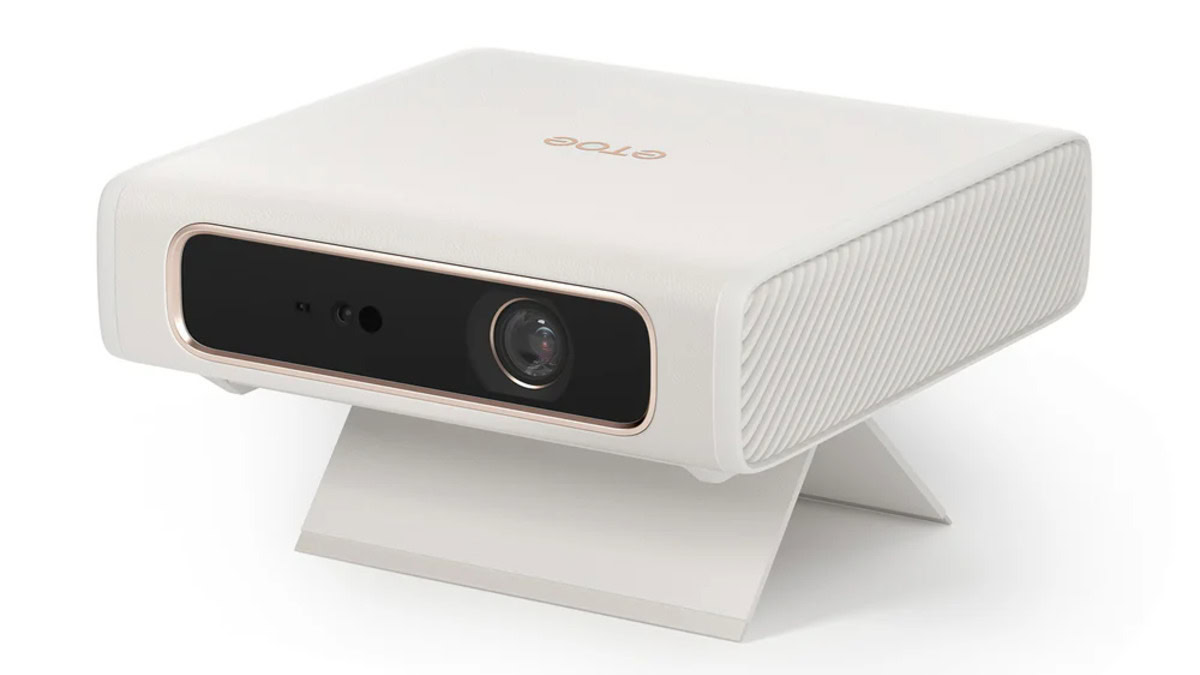 Reference image for: This new Google TV projector from ETOE can light up your wall and charge your phone