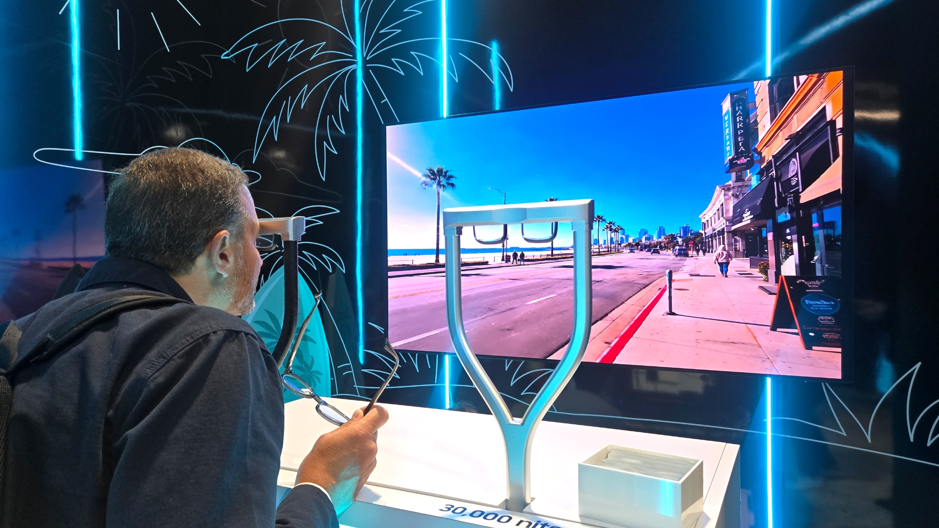 Reference image for: Samsung just revealed a key ingredient for next-generation smart glasses