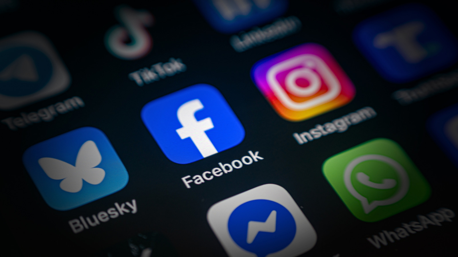 Reference image for: Facebook and Instagram appear to be down: why this signal is getting harder to ignore