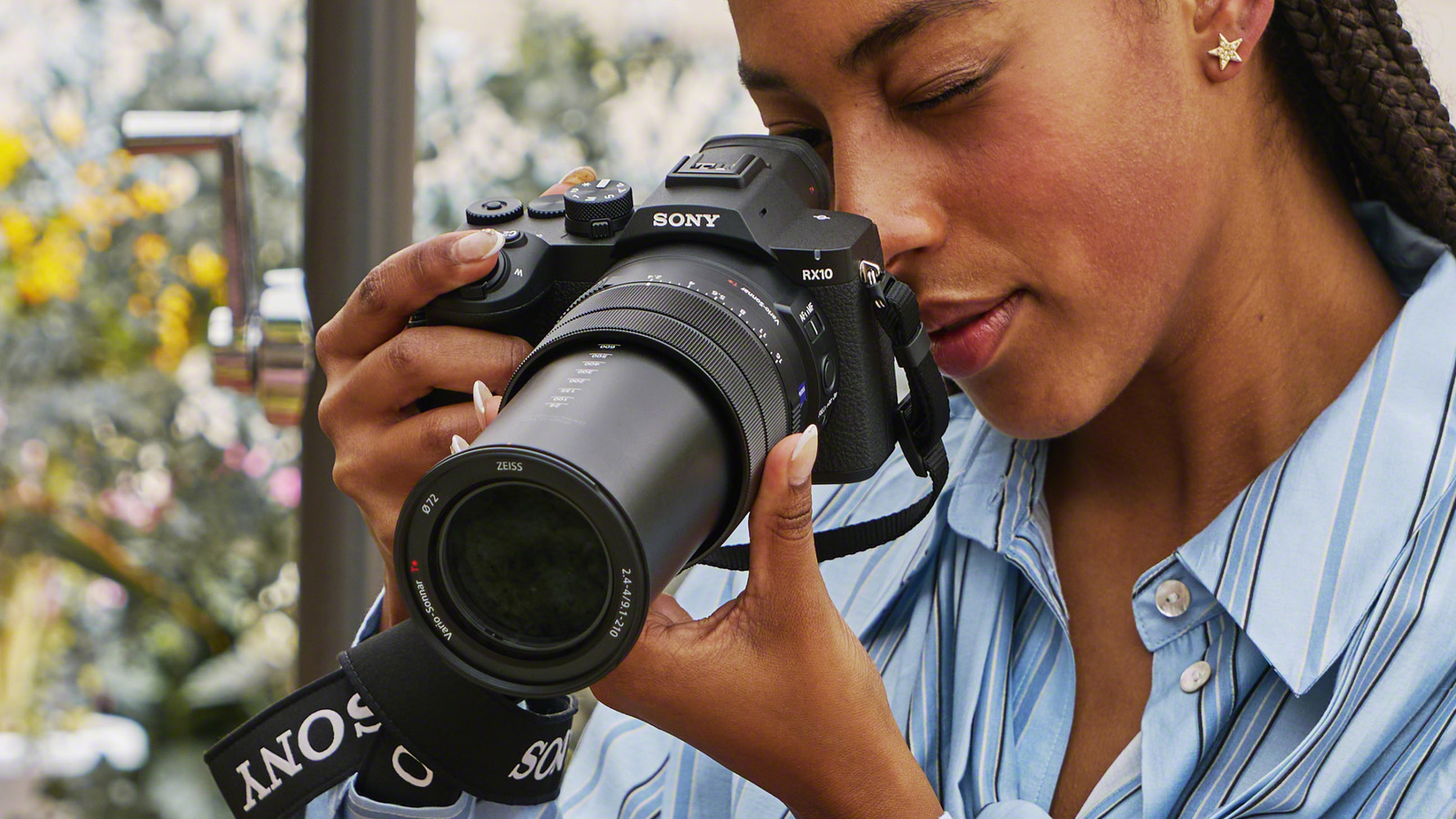 Reference image for: Sony's RX10 V superzoom finally arrives with a new design and 4K 120p video